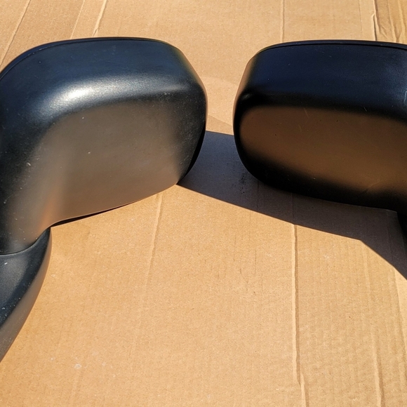 Dodge 1500 OEM Mirrors - Picture 5 of 6
